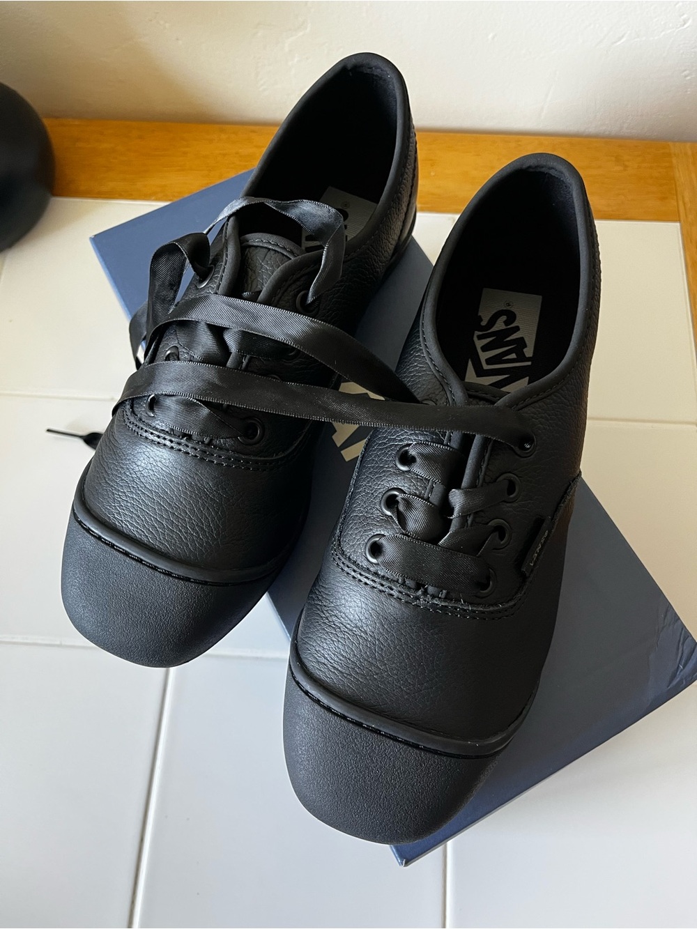 Vans Black LX Authentic Prima